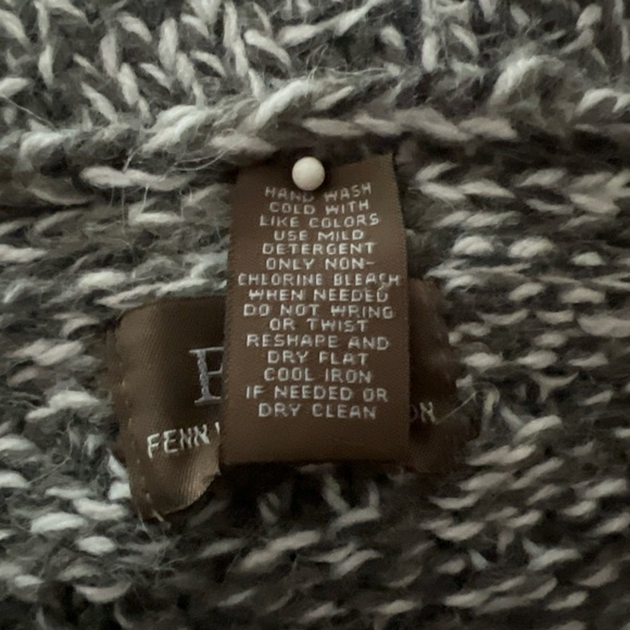 Chunky wool blend gorgeous cardigan with knit covered buttons size medium - Picture 6 of 7